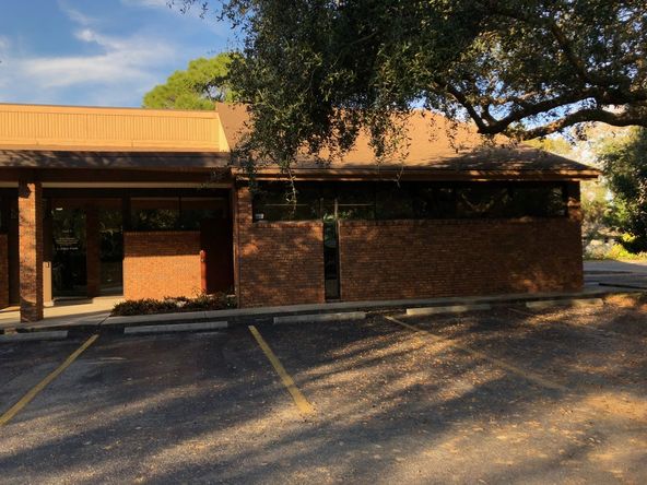 Medical/Professional Office Across from Sarasota Memorial Hospital : 2677 S Tamiami Trail, Sarasota, FL 34239